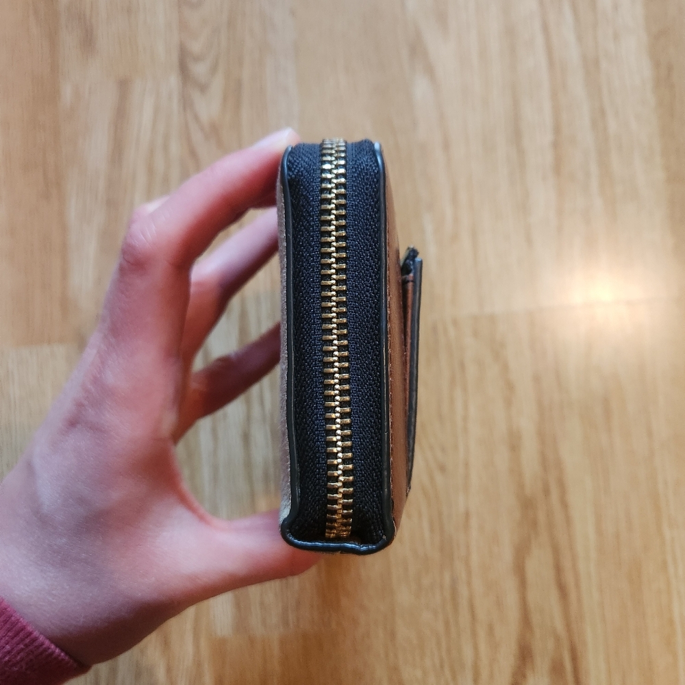 Fossil Wallet - Picture 3 of 11